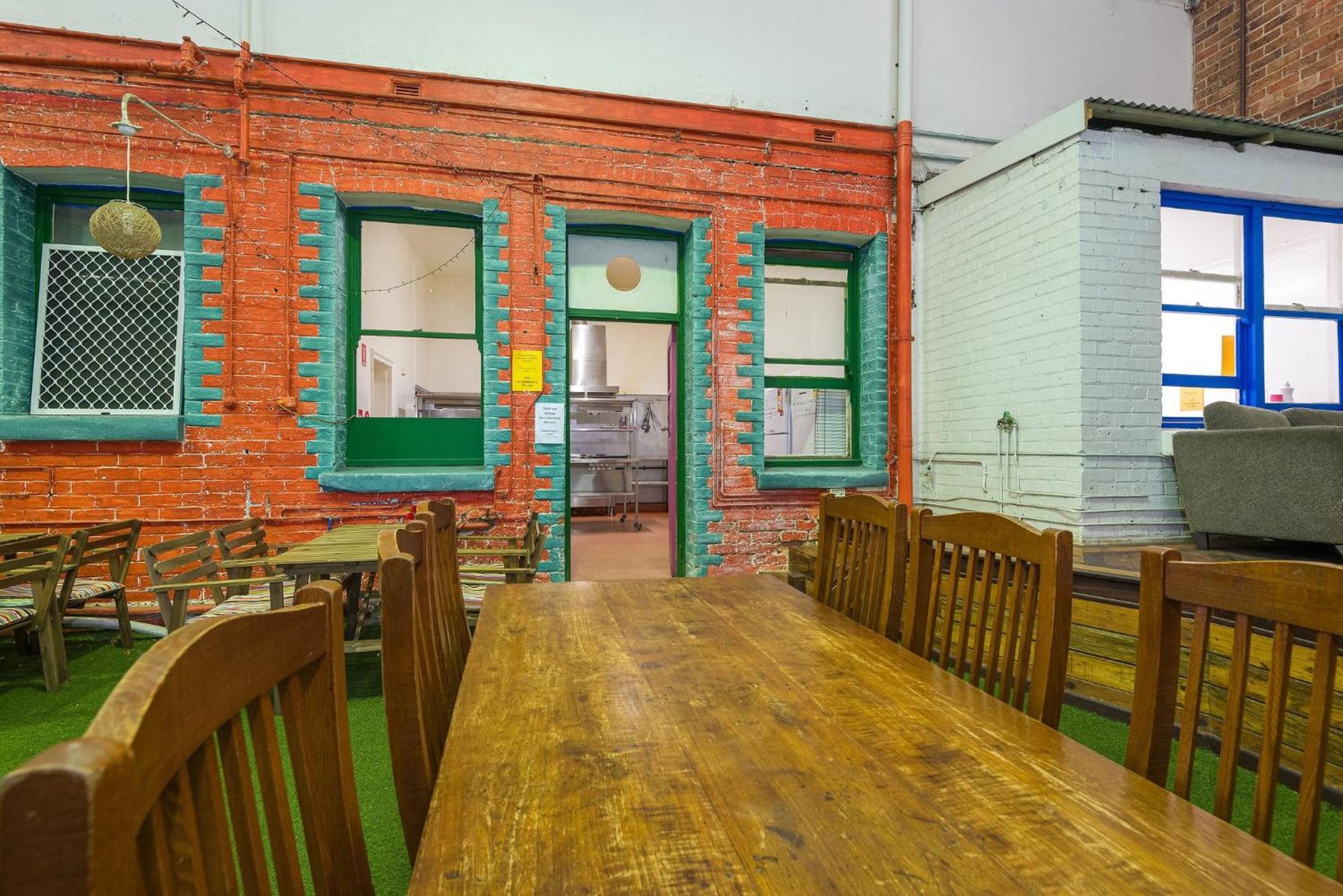 1849 แบ๊คแพคเกอร์ Hostel แอลบานี ภายนอก รูปภาพ